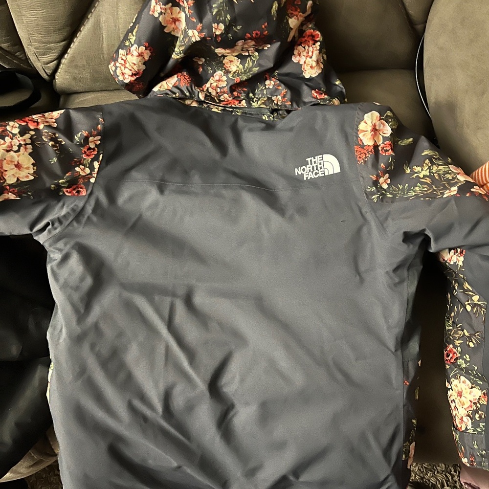 Girls north face coat